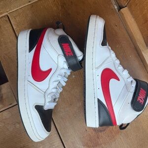Nike White and Red Sneakers with Black Accents